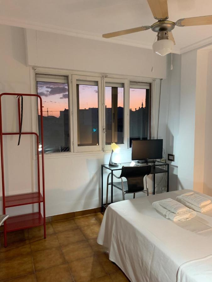 Hotel Y Restaurante Puerta De Aranda 阿兰达德杜洛 外观 照片