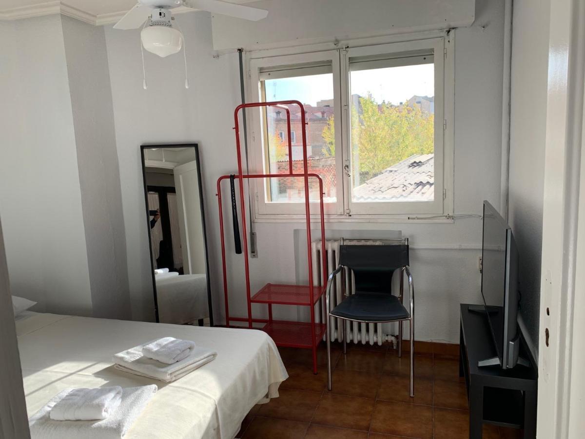 Hotel Y Restaurante Puerta De Aranda 阿兰达德杜洛 外观 照片