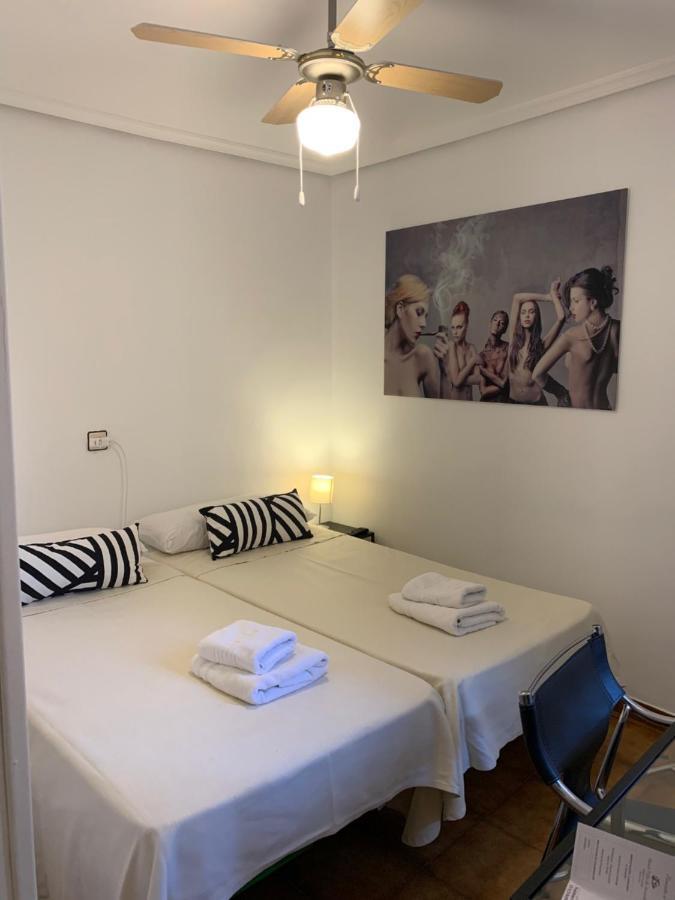 Hotel Y Restaurante Puerta De Aranda 阿兰达德杜洛 外观 照片